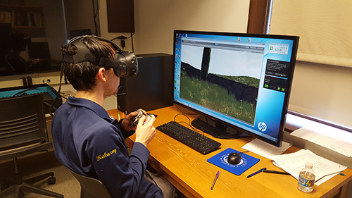 Effects of HUD Presence on Cybersickness