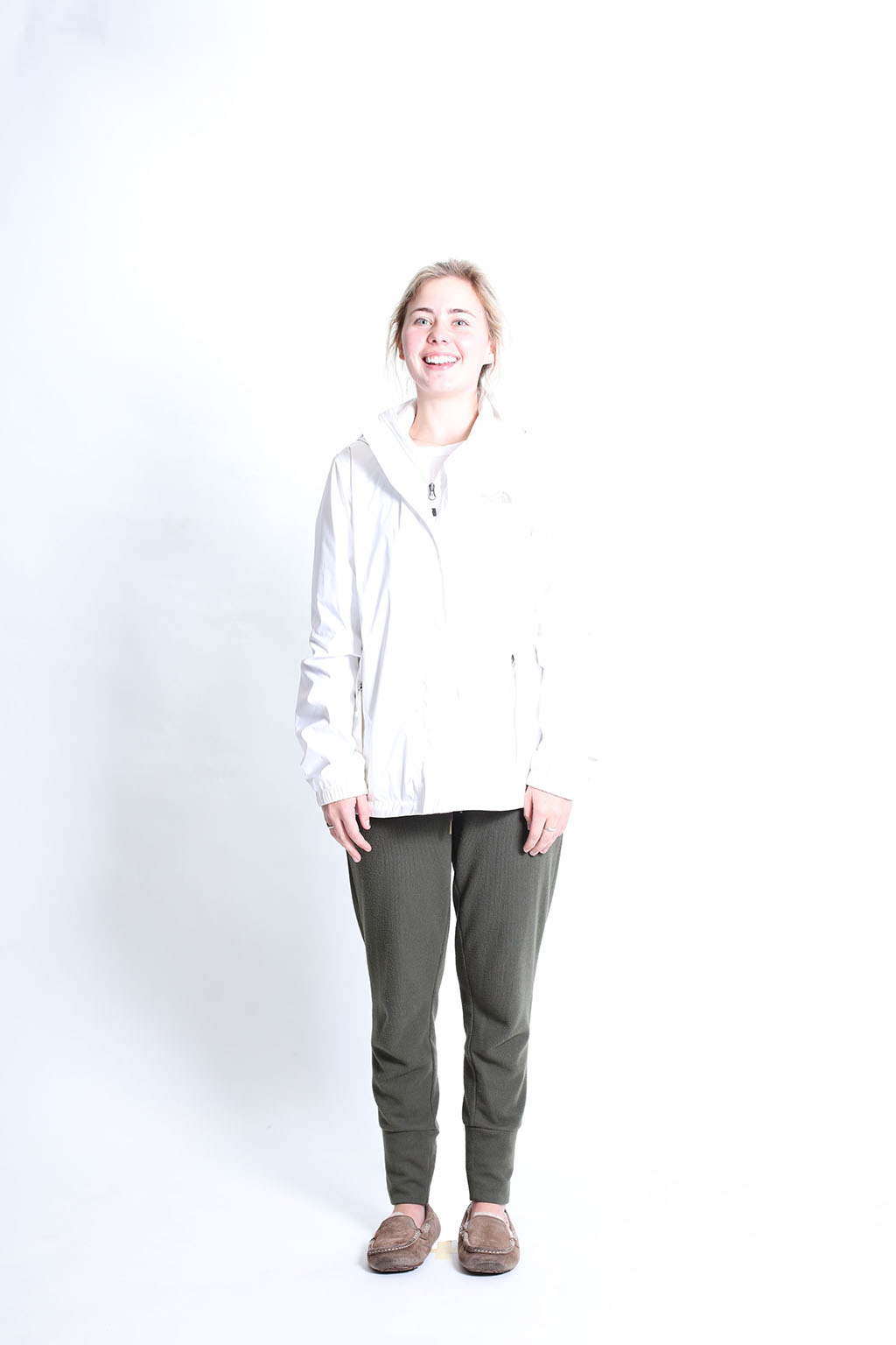 Particle simulation progression showing pixel dissolving effect on posture portrait data